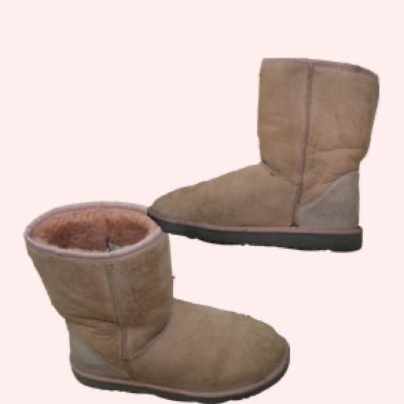 Women’s Uggs Classic Short II - Picture 8 of 8